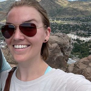 Meet your Posher, Hannah